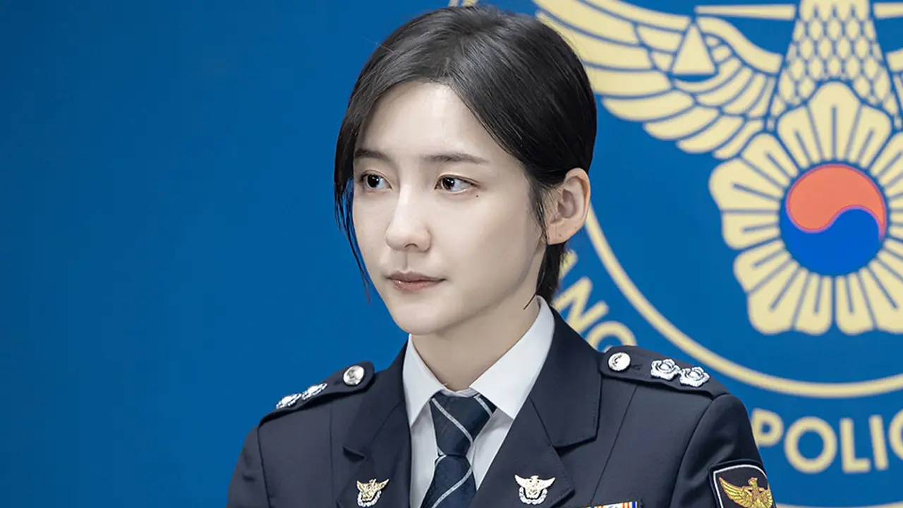 Park Ji Hyun dalam drakor Flex X Cop