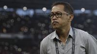 Pelatih Persela, Aji Santoso, usai melawan Persija pada laga Liga 1 di SUGBK, Jakarta, Selasa (20/11). Persija menang 3-0 atas Persela. (Bola.com/Vitalis Yogi Trisna)