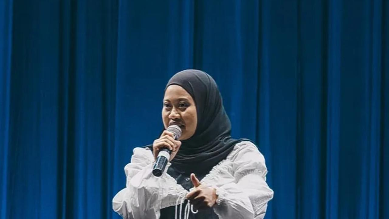 Ingat Musdalifah Basri Sang Komika, Begini Kabarnya sedang Berbahagia dengan Dua Anaknya
