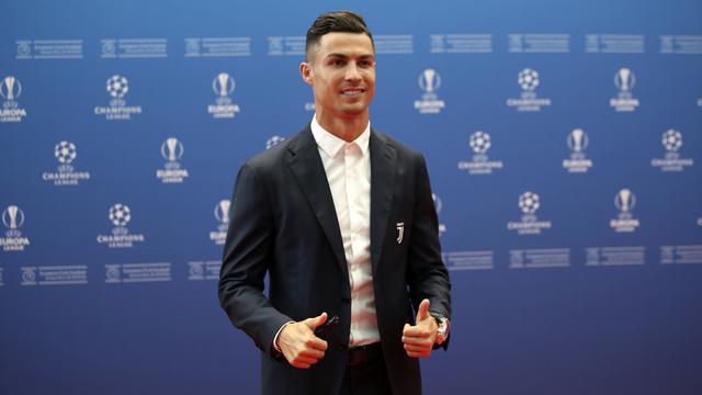 Adu Gaya Ronaldo dan Messi di Acara Pemain Terbaik Eropa
