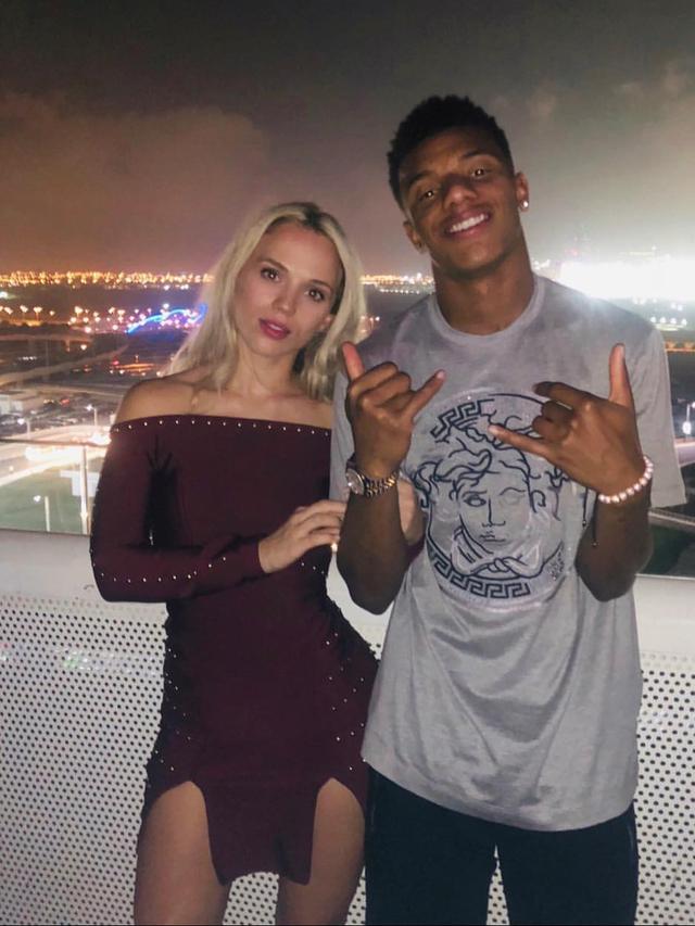 David Neres (Ajax Amsterdam) dengan Sang Kekasih, Kira Winona