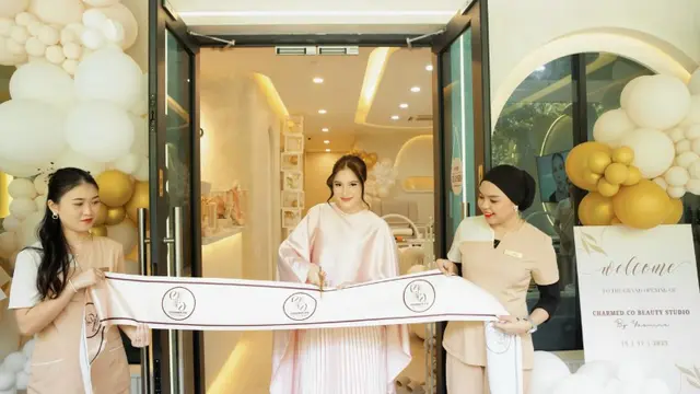 Potret Yasmine Ow Mantan Istri Aditya Zoni