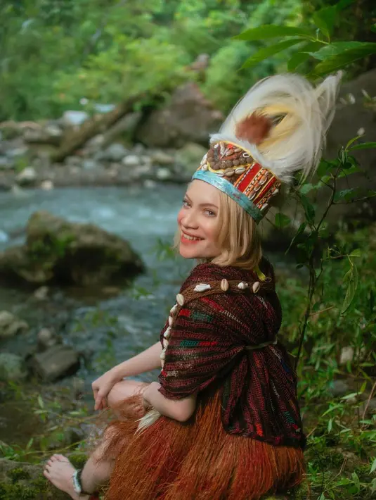 Akun Instagramnya memiliki pengikut hingga 11,1 Ribu dan TikToknya mencapai 333,7 Ribu pengikut.