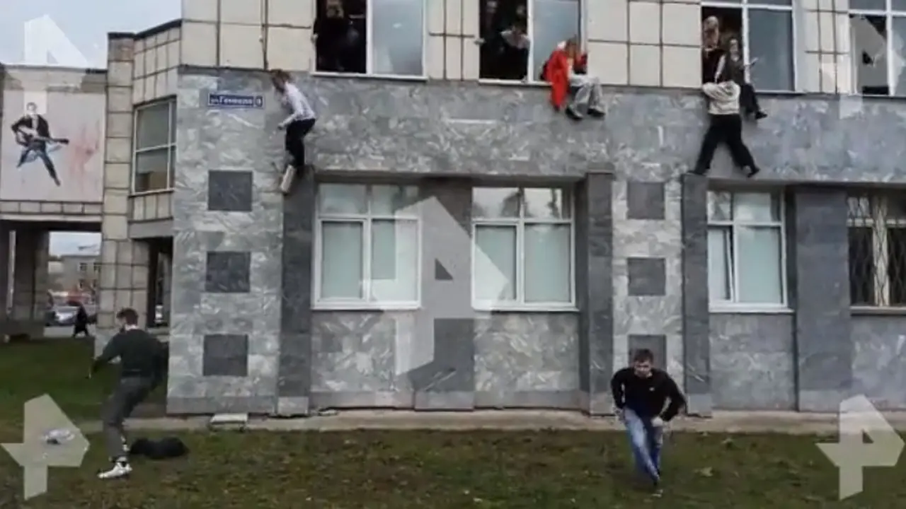 Penembakan di universitas Rusia, mahasiswa lompat dari jendela.