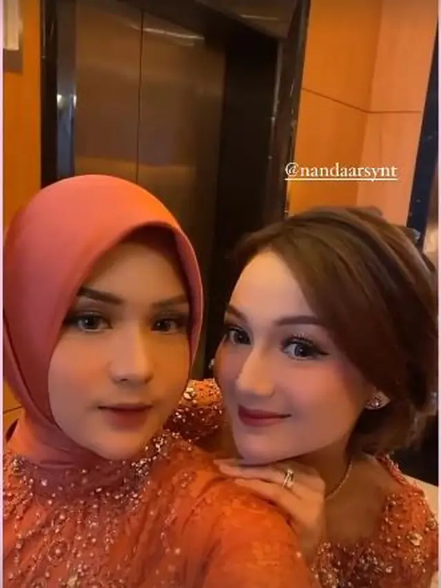 7 Potret Penampilan Bridesmaid di Lamaran Ria Ricis dan Teuku Ryan, Memesona