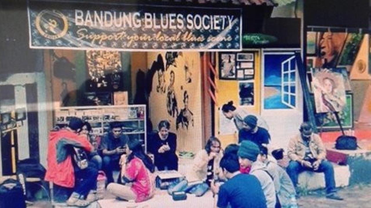 Di sini tempat nongkrong penggemar musik blues di Bandung