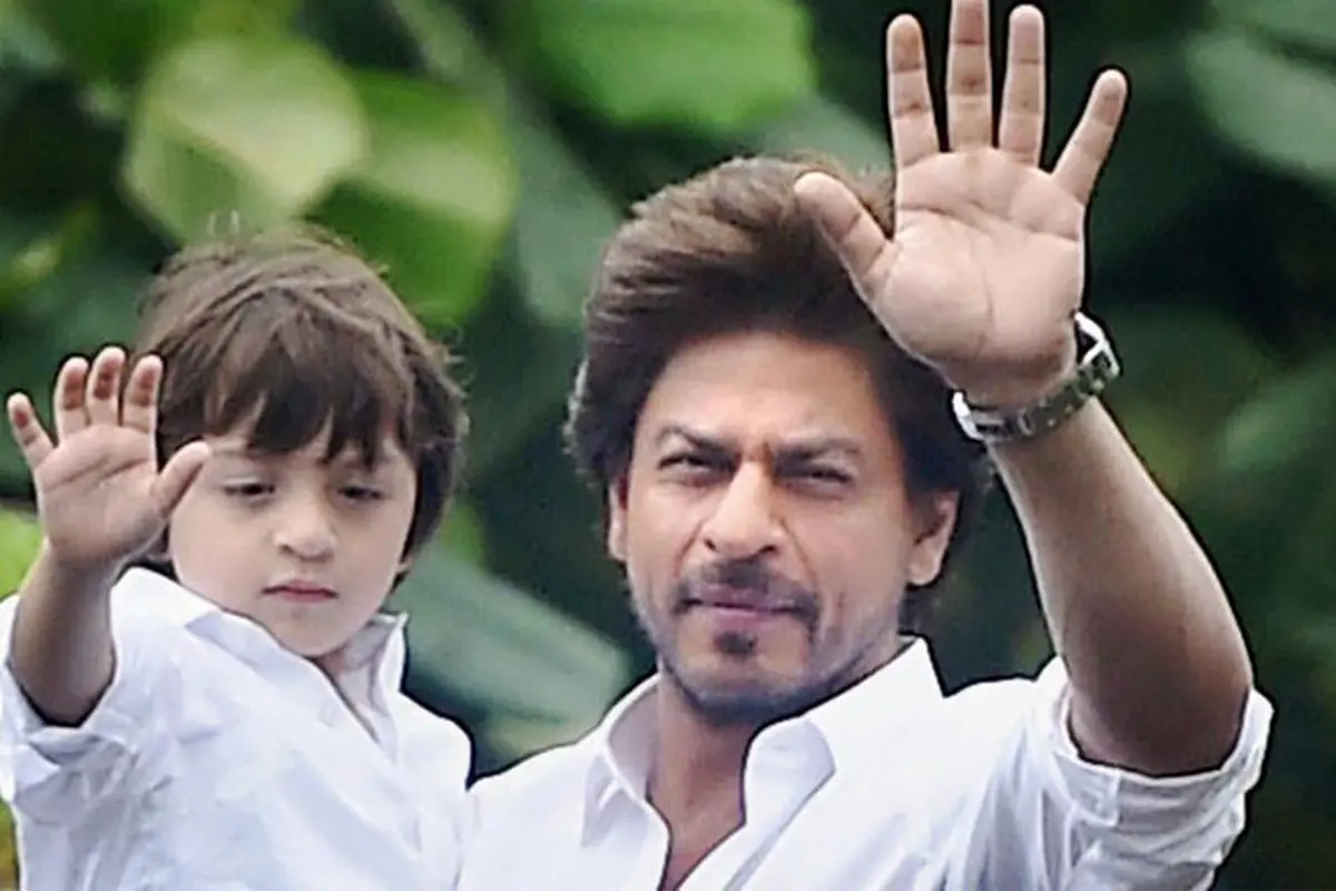 Shahrukh Khan dan AbRam Khan