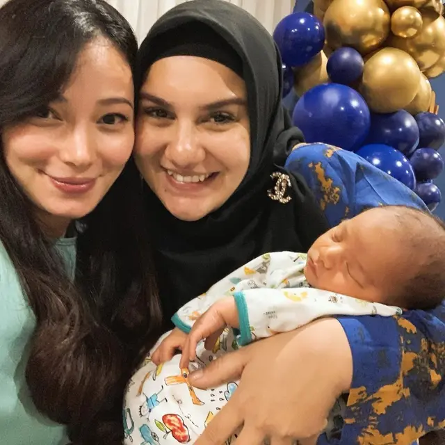 6 Potret Kedekatan Irish Bella dan Asmirandah, Bak Kakak Adik
