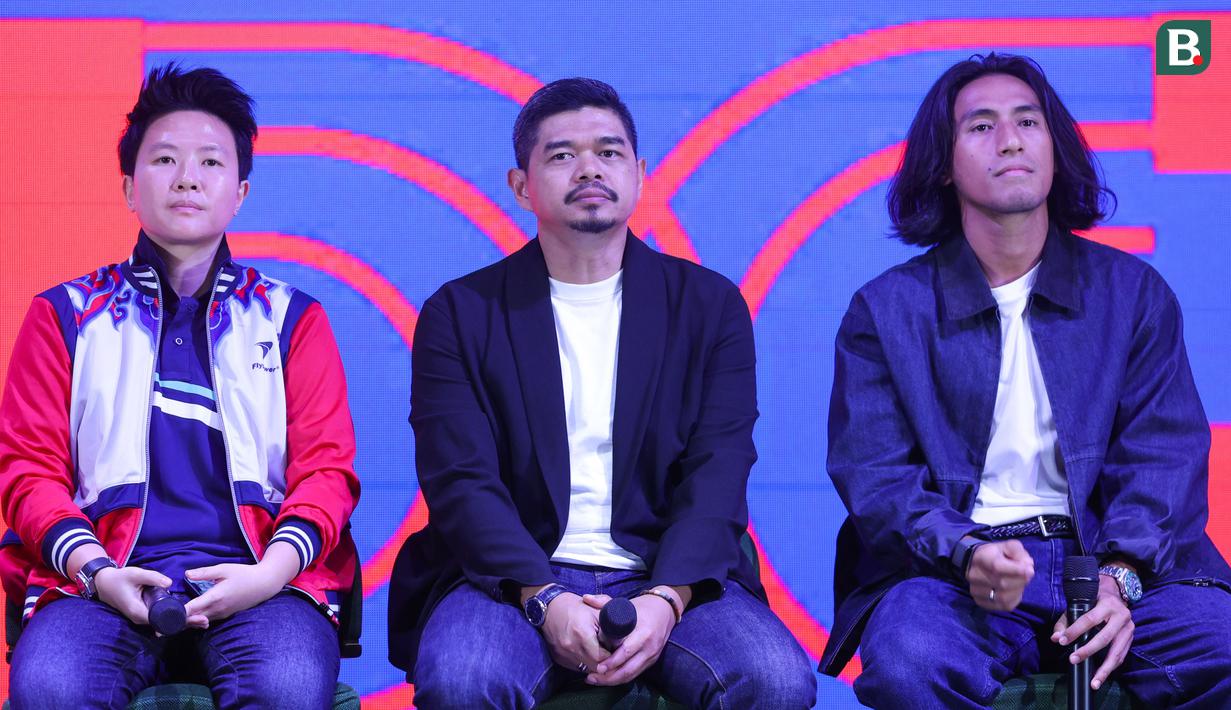 Untuk kali pertama dalam sejarah dunia olahraga Indonesia, tiga trofi dari tiga liga paling bergengsi di dunia yakni Premier League, Serie A, dan La Liga akan dipamerkan di Vidio Sports Festival. (Bola.com/M Iqbal Ichsan)