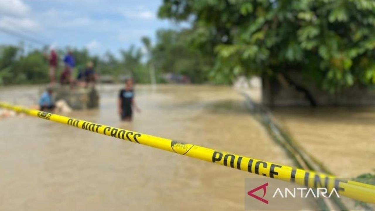 Jalan Nasional Blora-Cepu Terendam Banjir Setinggi 30 Cm, Pedagang Kaget: 'Terparah dalam Beberapa Tahun