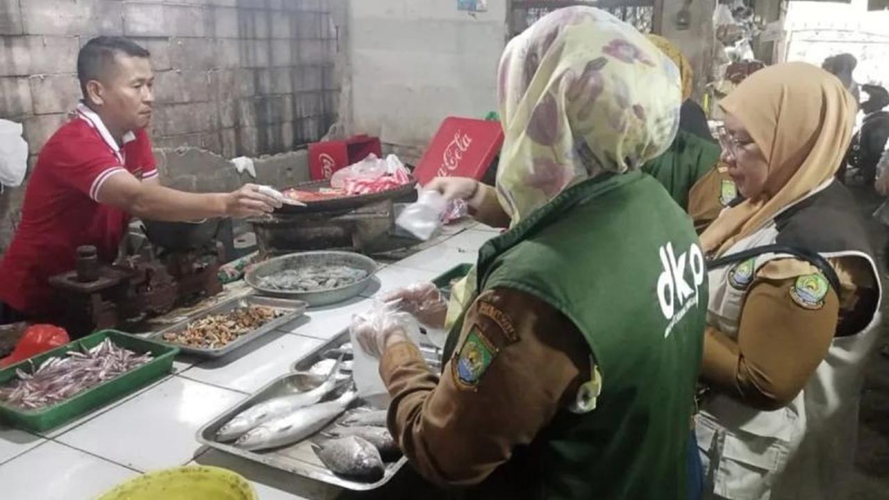Tahukah Anda Cara Mengenali Pangan Segar yang Aman? DKP Tangerang Edukasi Pedagang dan Pembeli