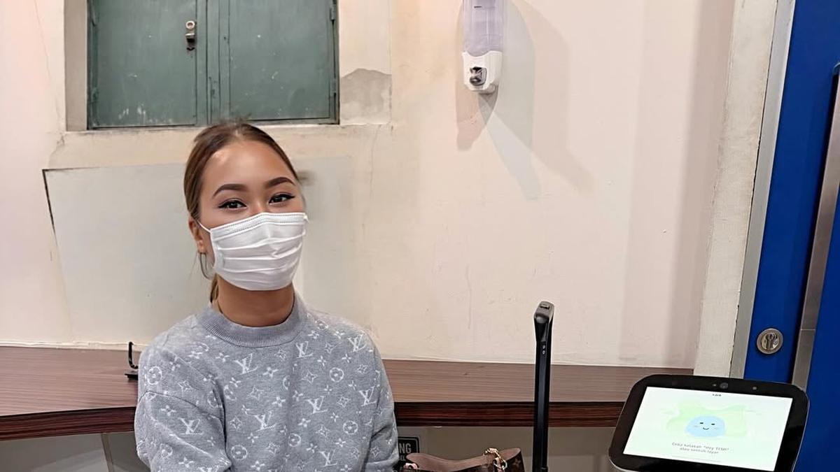 Inul Daratista Dilarikan ke UGD Gara-gara Pingsan di Kamar Mandi, Apa Yang Terjadi?