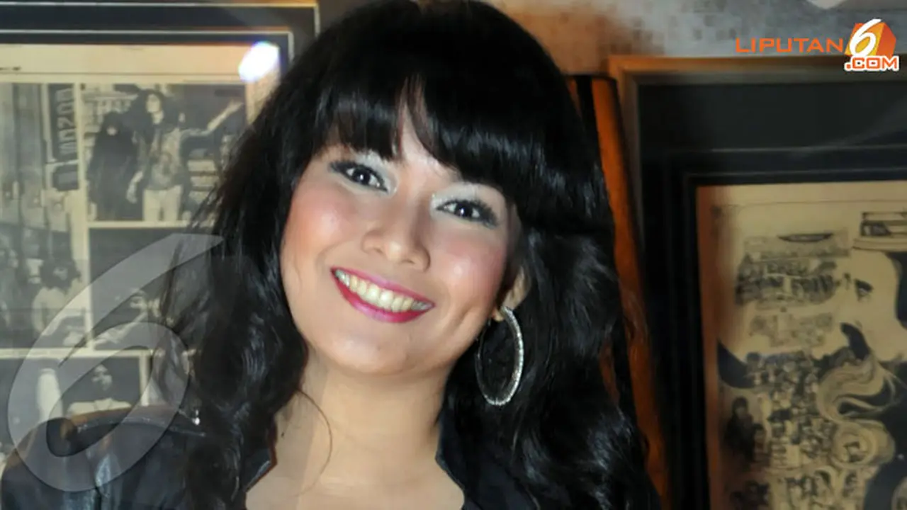 dee-mirella-131001b.jpg