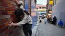 Dua tahun lalu, keceriaan perayaan Halloween di Itaewon, Korea Selatan, berubah menjadi horor. (Shin Yong-ju/AFP)