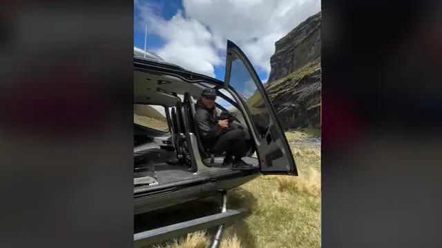 Komplain Viral di TikTok, The North Face Langsung Kirim Jaket Baru untuk Konsumen Pakai Helikopter