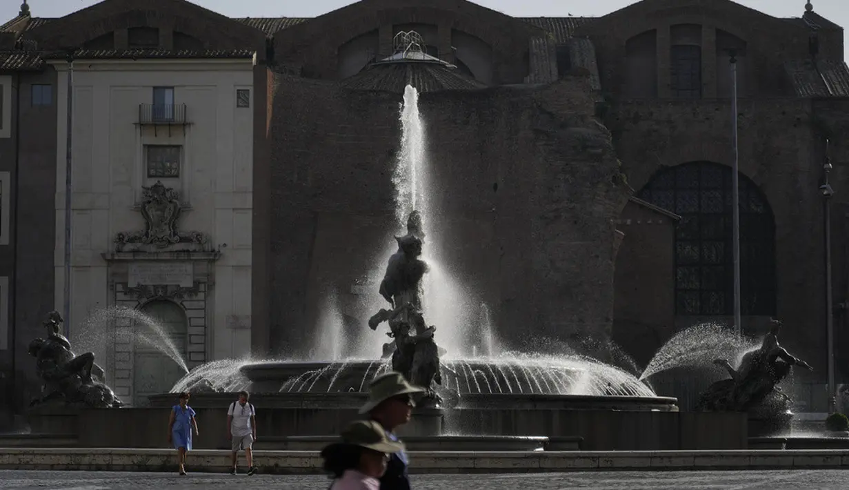<p>Selain Italia, Spanyol, Prancis, Jerman, Yunani, dan Polandia diperkirakan turut menderita cuaca ekstrem. (AP Photo/Gregorio Borgia)</p>