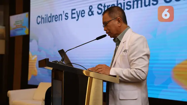 Dokter Subspesialis Strabismus dari JEC Eye Hospitals & Clinics, Dr. Gusti G Suardana, SpM(K).