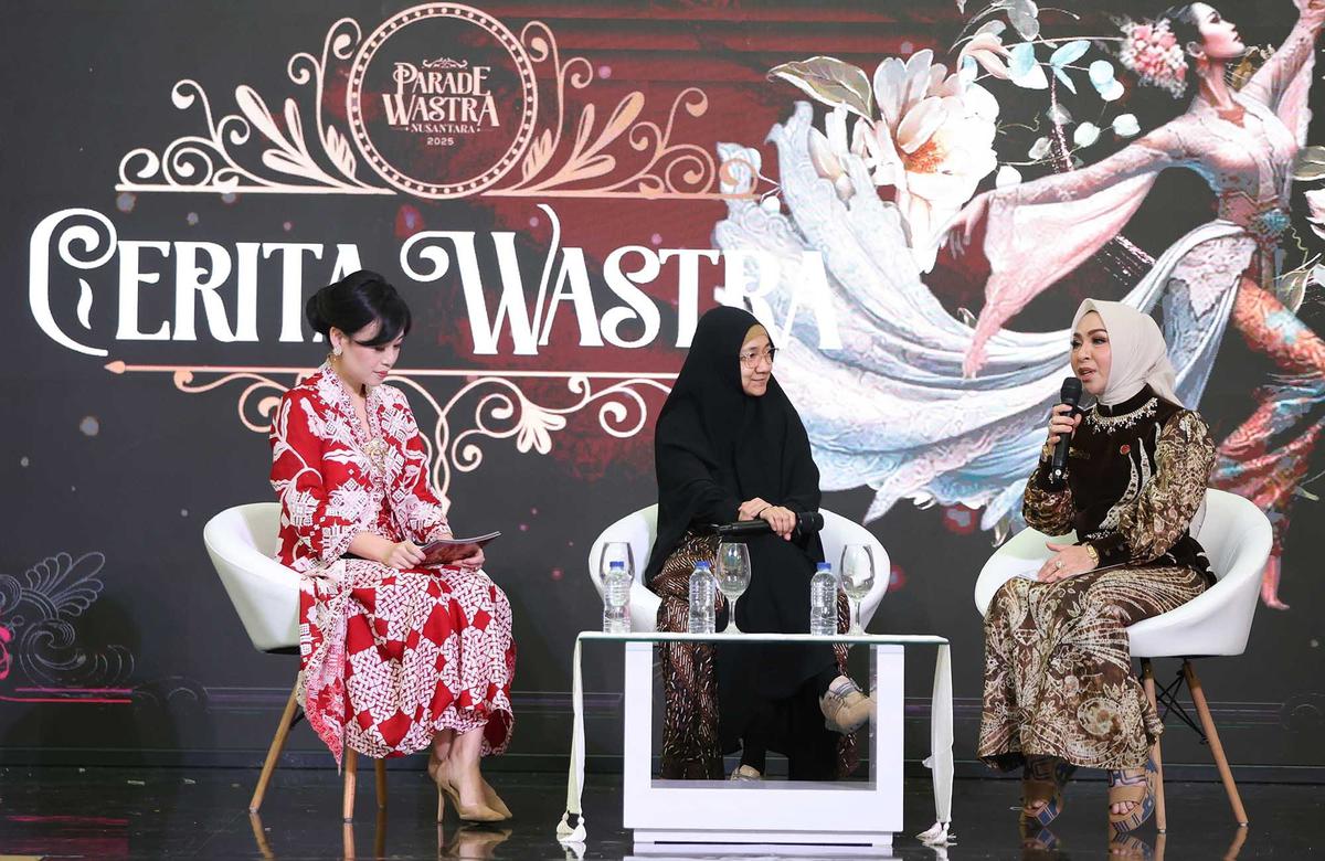 FOTO: Parade Wastra Nusantara 2025,  Keanggunan Kain Tradisi Menyapa Keseharian