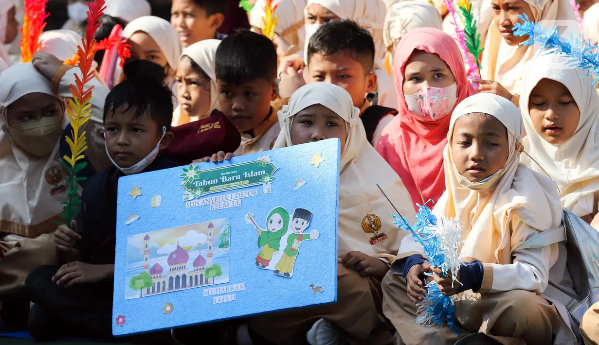 Dalam SKB tersebut tertulis bahwa Tahun Baru Islam pada 1 Muharram 1445 Hijriah jatuh pada 19 Juli 2023. Ini berarti masyarakat mendapat satu hari libur di tanggal tersebut. (Liputan6.com/Herman Zakharia)