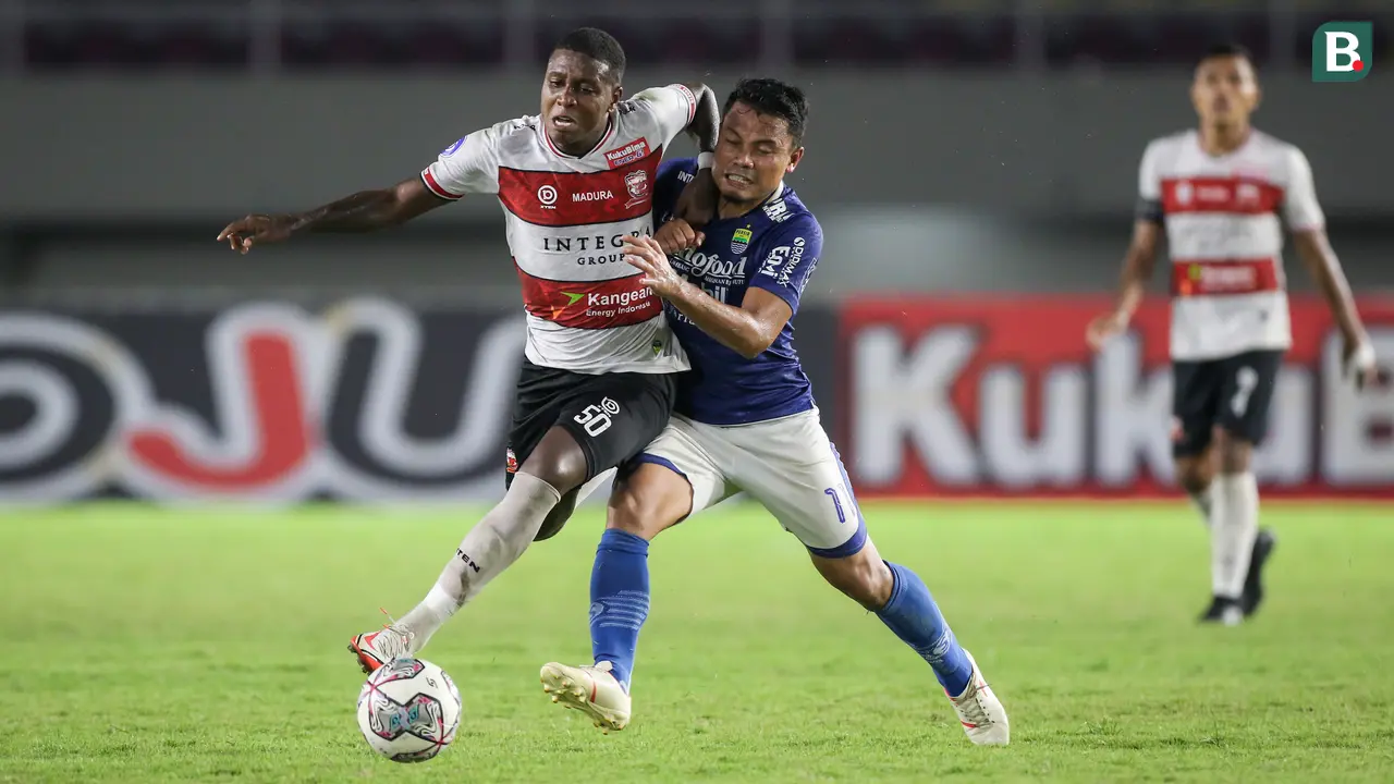 Foto: Jatuh Bangun Persib Bandung Pertahankan Keunggulan dari Madura United di Pekan ke-15 BRI Liga 1