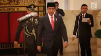 Presiden Joko Widodo (Jokowi) memimpin pelantikan Irjen (Pol) Heru Winarko sebagai Kepala BNN di Istana Negara, Kamis (1/3). Heru Winarko menggantikan Komjen Pol Budi Waseso yang memasuki masa pensiun. (Liputan6.com/Angga Yuniar)