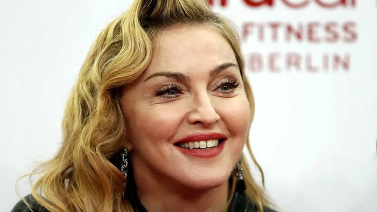 Madonna Percaya Diri Pamerkan Bulu Ketiak di Instagram!