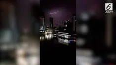 Hujan deras disertai badai petir melanda London, Inggris. Sedikitnya 20 ribu sambaran petir dalam semalam.