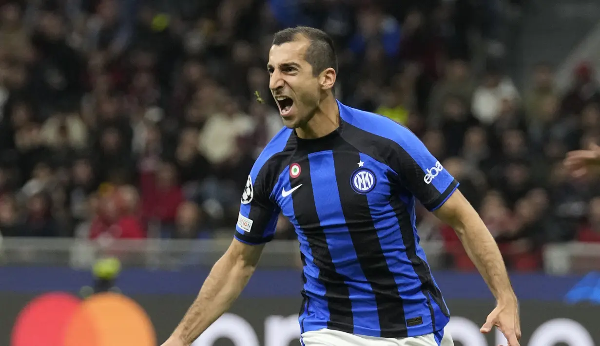 Dua gol Inter Milan dicetak pada babak pertama oleh Edin Dzeko (8') dan Mkhitaryan (11'). (AP Photo/Manu Fernandez)