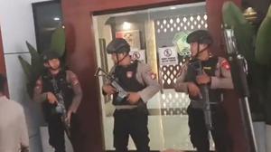 5 Jam Digeledah, Polisi Bawa 4 Boks dari Kantor Bupati Gowa