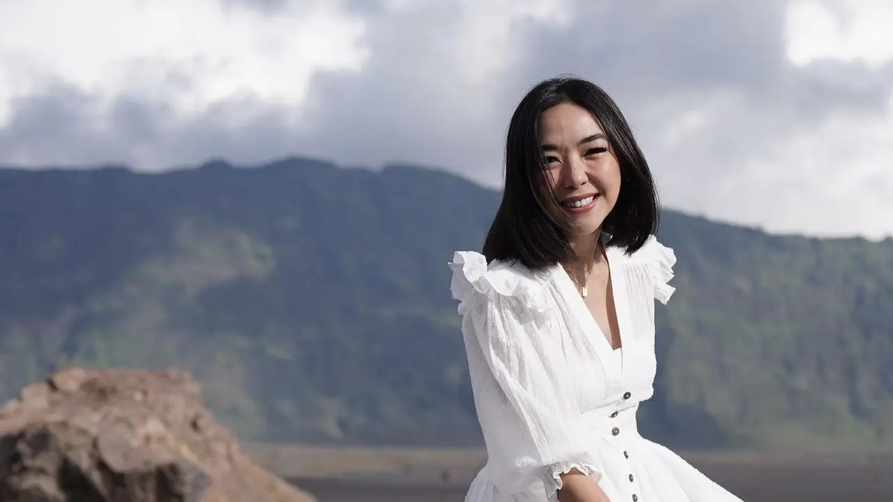 Jadi Model Video Klip, Ini 6 Momen Gisel Saat Berada di Gunung Bromo