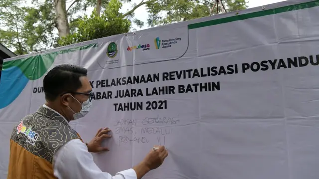Demi Cetak SDM Unggul, Ridwan Kamil Luncurkan Pendamping Posyandu Juara