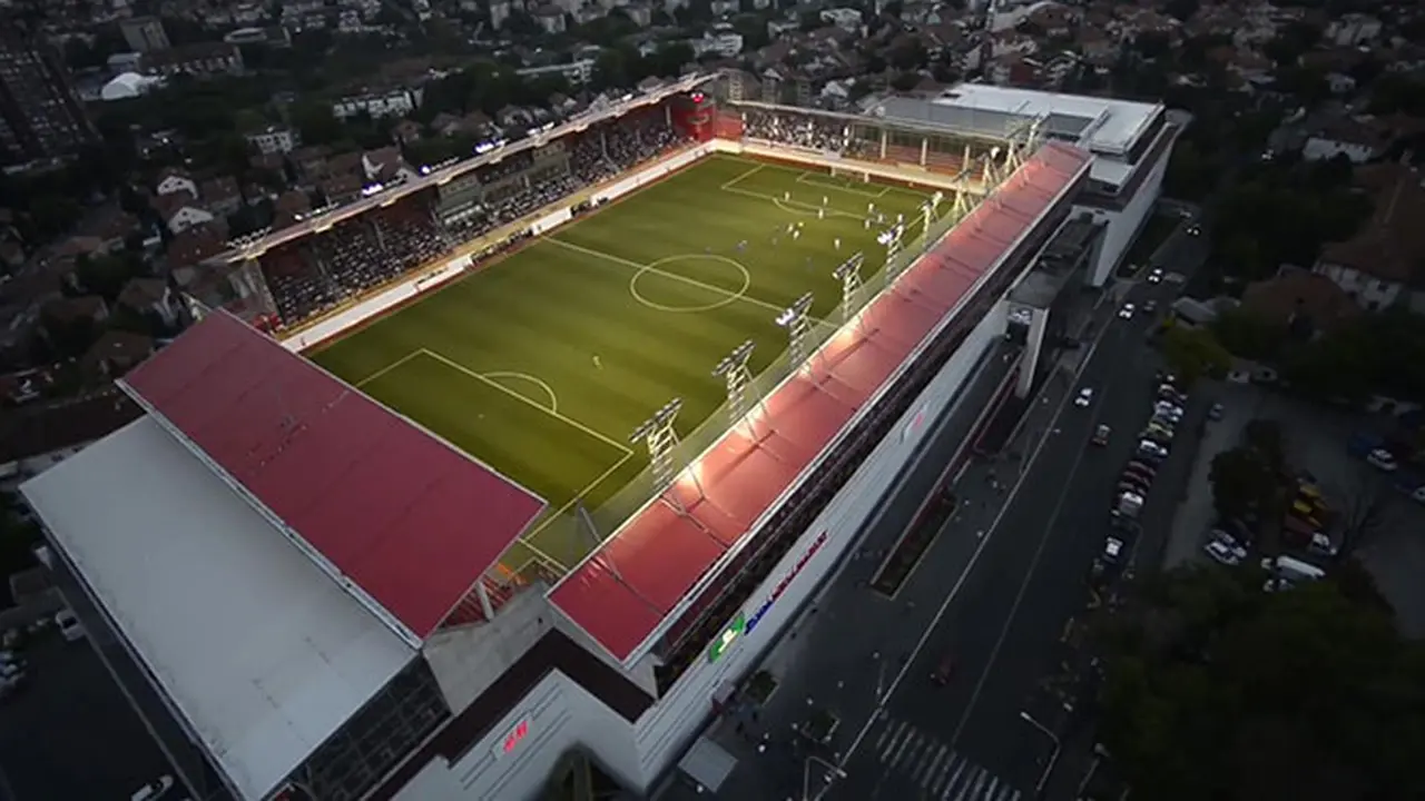 stadion-diatas-mall-130908b.jpg