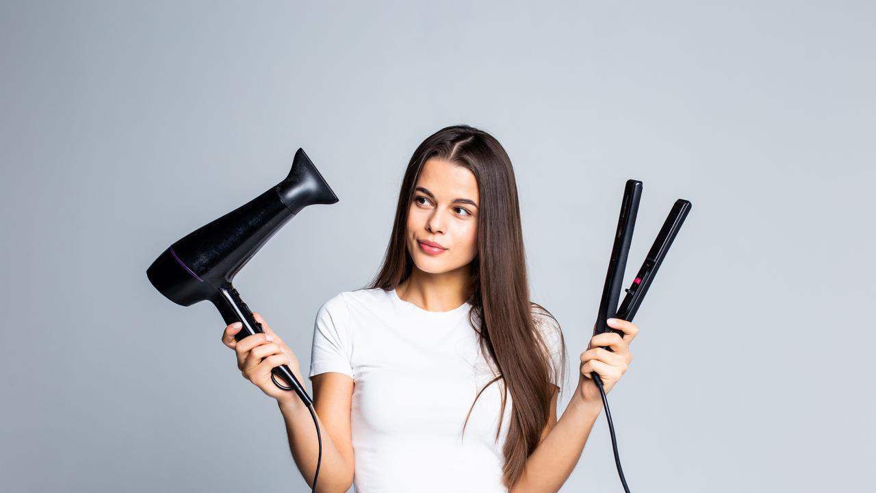 Kebiasaan Menggunakan Alat Styling Bisa Merusak Rambut