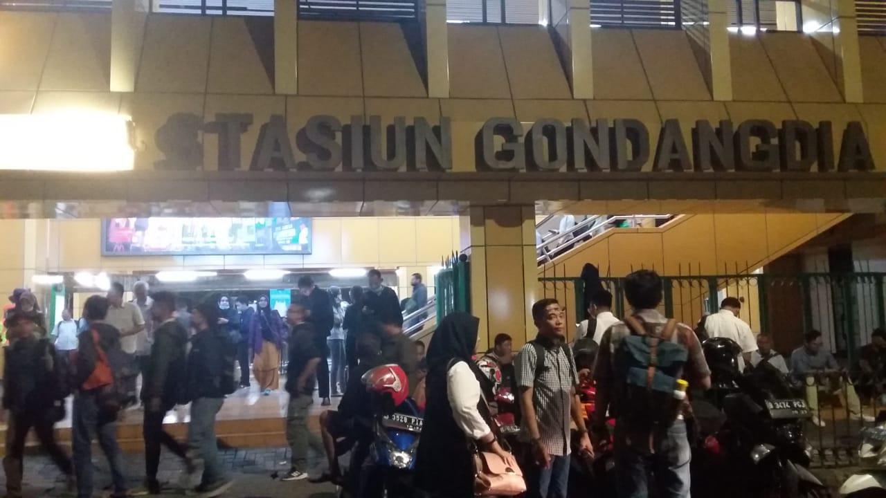 Stasiun Gondangdia