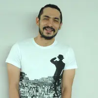 Meskipun repot, Abimana menjalani dengan senang hati. Foto: Akrom