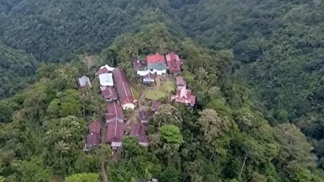 Desa Umpungeng tengah-tengah Indonesia