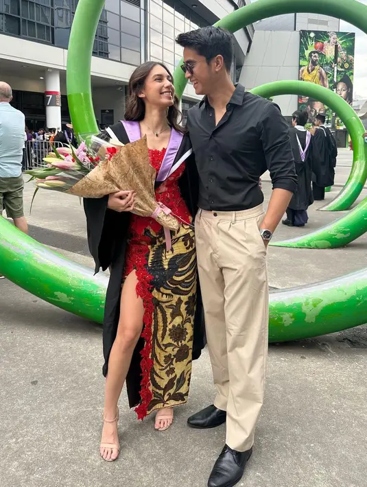 Well, selamat atas kelulusannya Kiara McKenna! [@kiaramckenna]