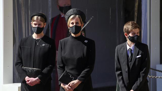 Lady Louise Windsor, Sophie, dan James