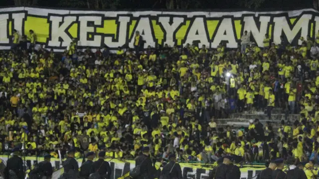 Pendukung Persegres Gresik United (Liputan6.com / Dimas Angga P)