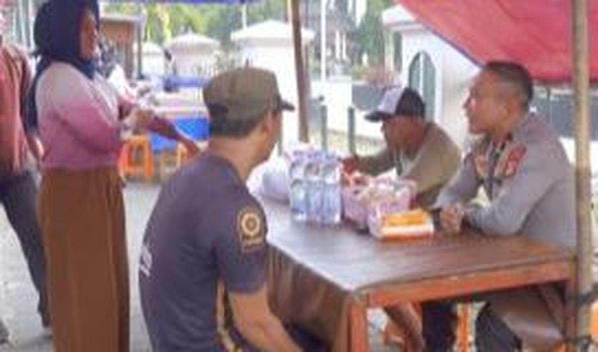"Berapa 50 ribu? oh langganan," jawab Wakapolda Banten itu.