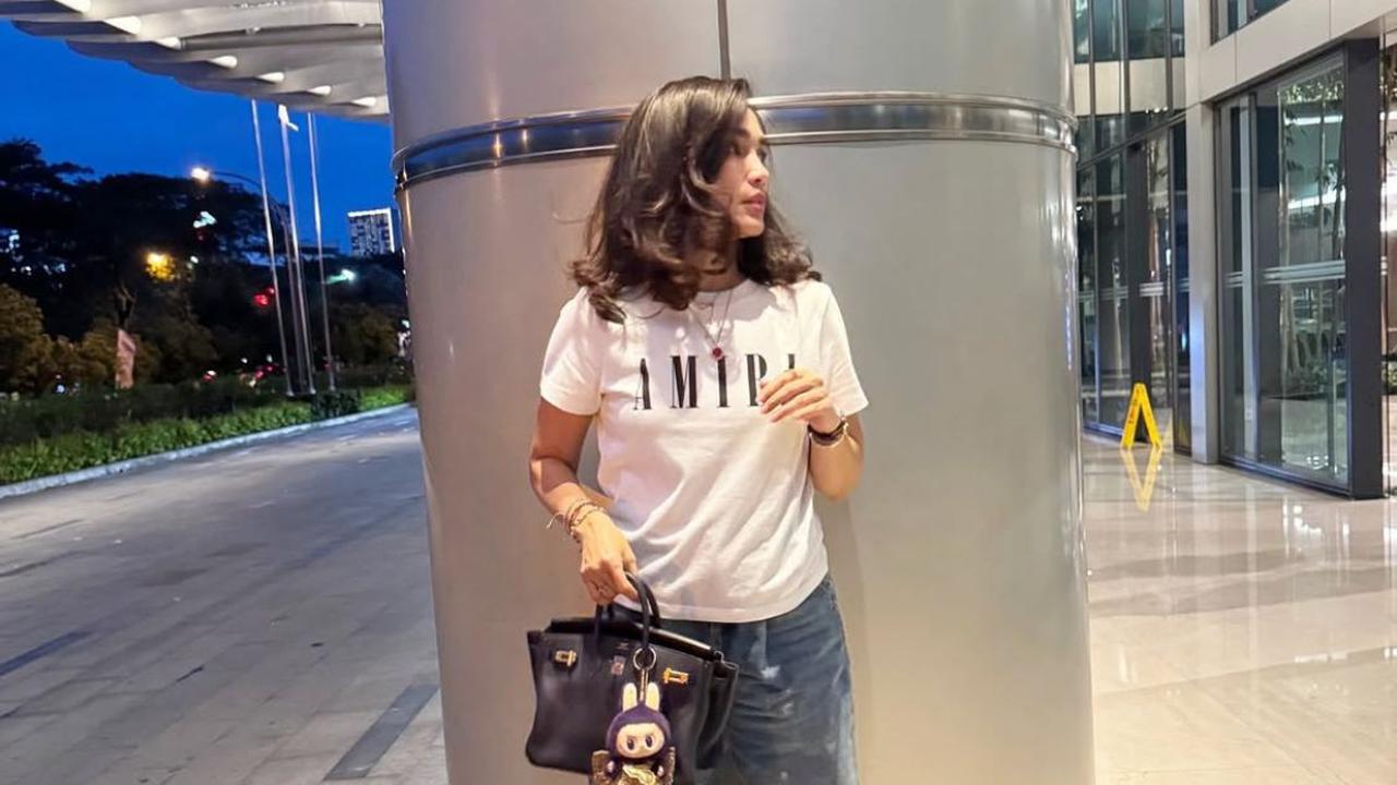 Potret Ussy Sulistiawaty yang Bikin Pangling, Dipuji Masih Cocok Jadi Mahasiswi