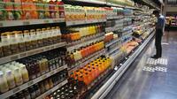 Aneka jus produk Australia dipamerkan saat Australian Fair di Ranch Market, Jakarta, Jumat (10/4/2015). Ranch Market melakukan kerjasama dengan negara bagian Victoria dan beberapa supplier produk Australia. (Liputan6.com/Johan Tallo)