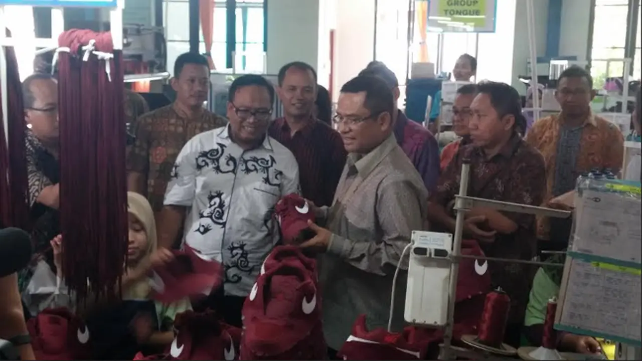 Menteri Perindustrian Saleh Husin