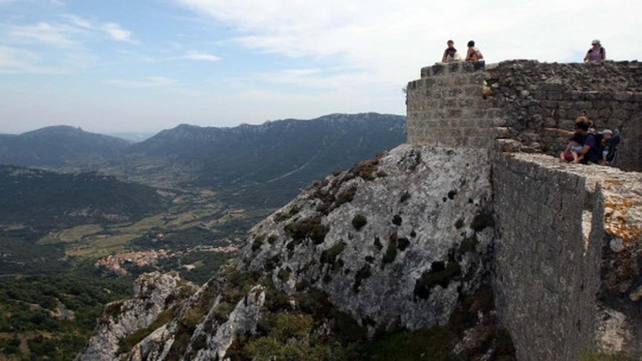 Mengunjungi Benteng Cathar, saksi bisu masa kerajaan Prancis