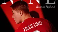 Penyerang Manchester United, Rasmus Hojlund dengan nomro punggung barunya. (Bola.com/Dok. Manchester United)