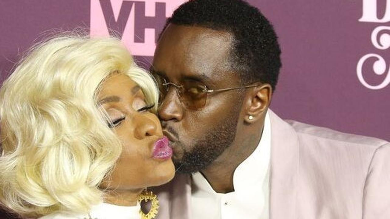 Ibunda P-Diddy Berang Anaknya Dirujak Habis-habisan, "Anakku Bukan Monster"