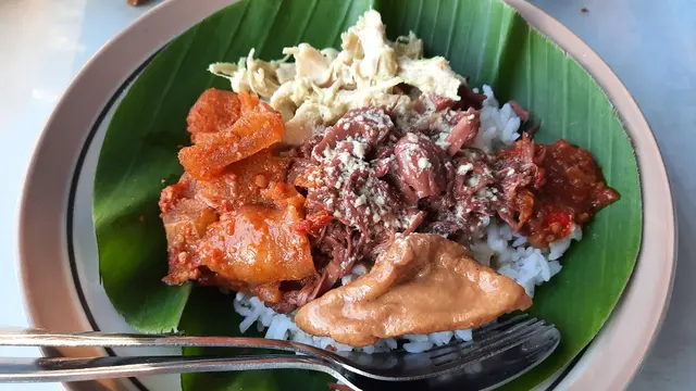 Soto Dan Gudeg Pak Andik