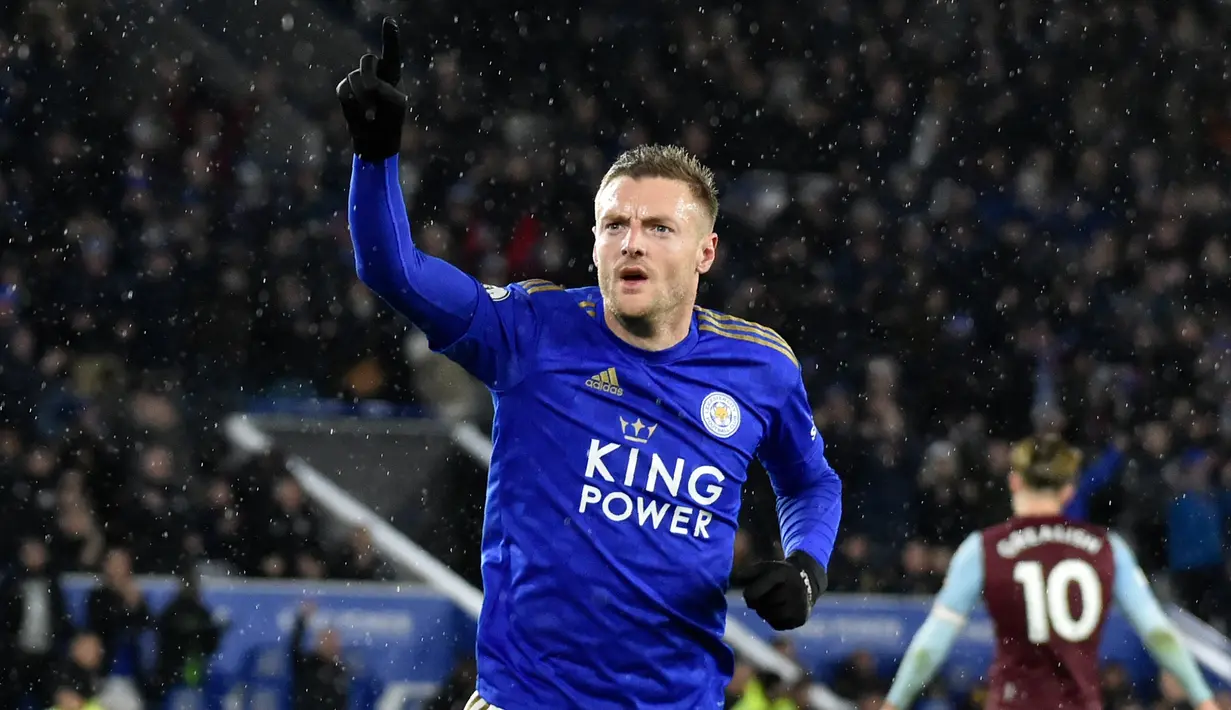 Striker Leicester City, Jamie Vardy merayakan gol yang dicetaknya ke gawang Aston Villa pada lanjutan Liga Inggris di King Power Stadium, Selasa (10/3/2020) dinihari WIB. Jamie Vardy sumbang dua gol saat Leicester City menang 4-0 atas Aston Villa. (AP /Rui Vieira)