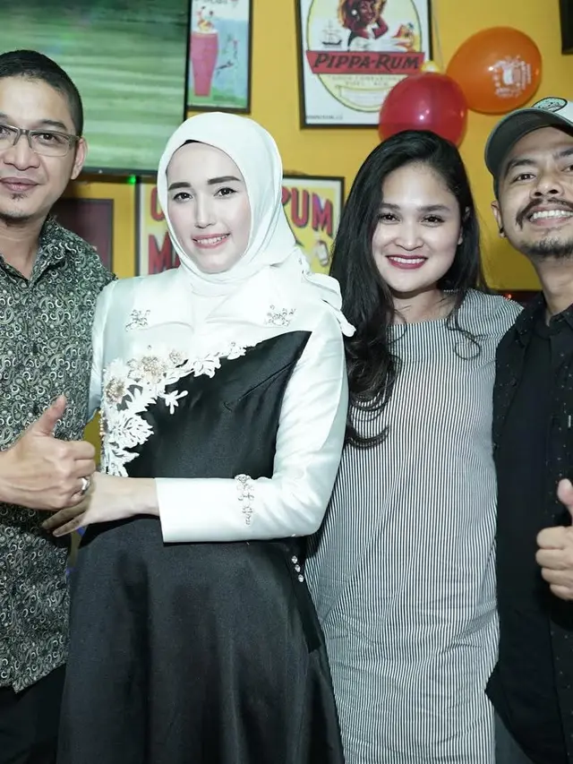 [Bintang] Pasha Ungu dan Adelia Pasha