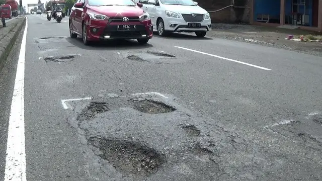 Jalan Berlubang